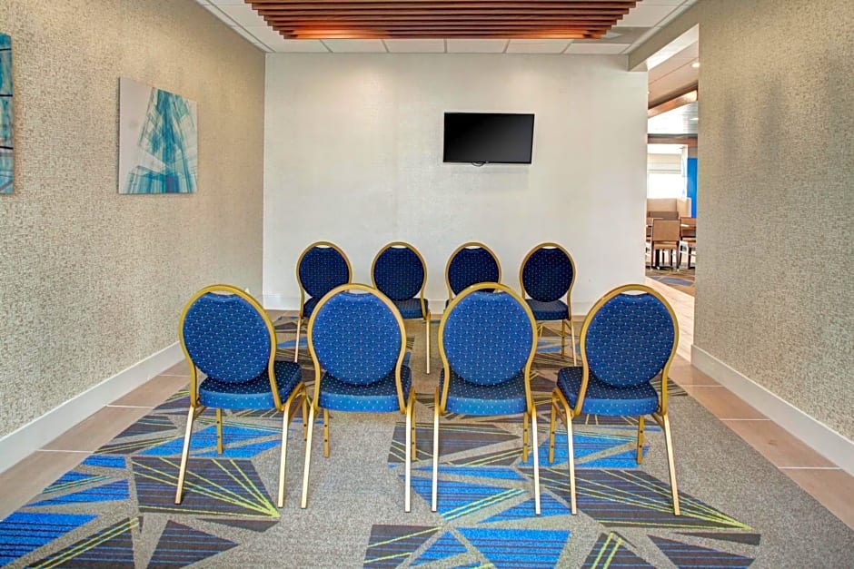 Holiday Inn Express & Suites Coldwater, an IHG Hotel