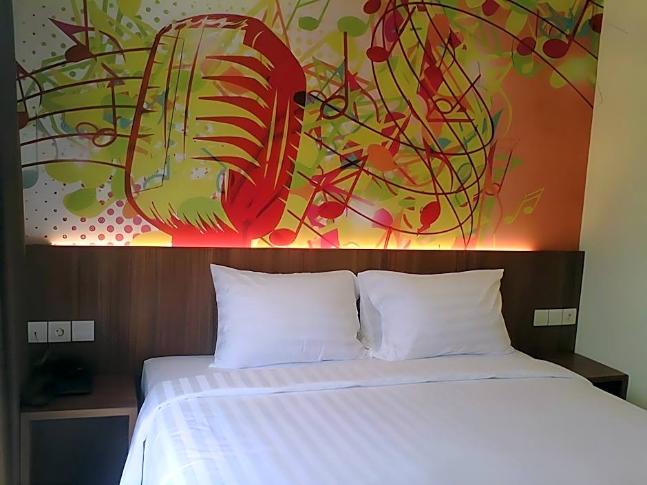 Front One Hotel Purwodadi