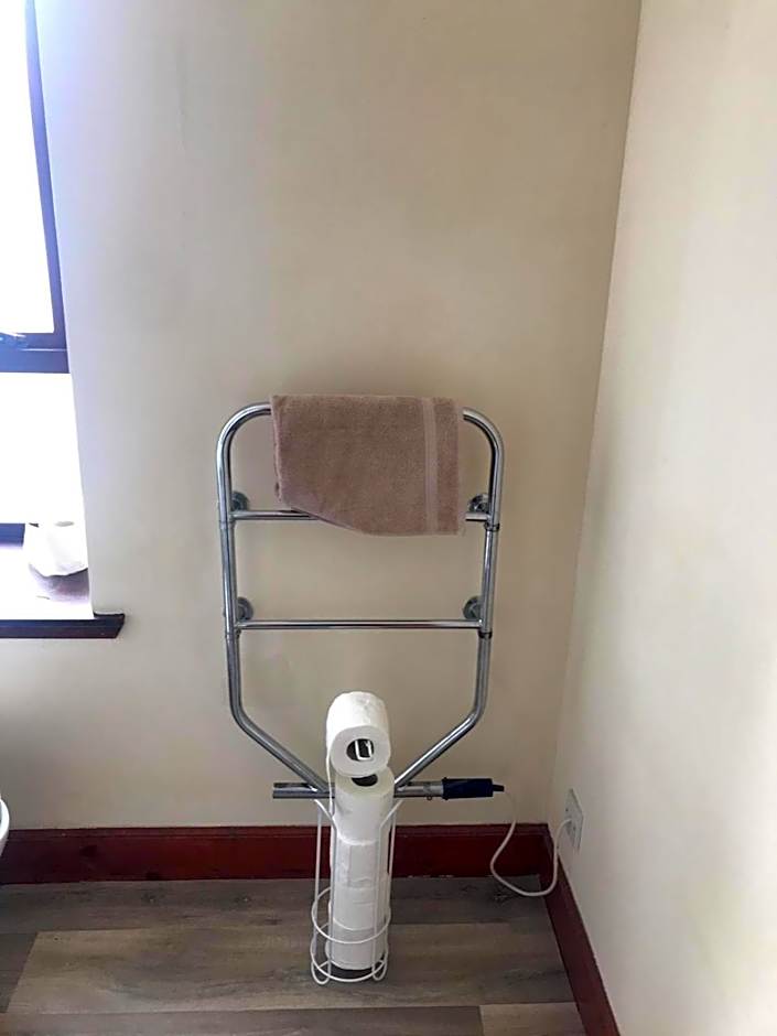 Prime location rooms in high street