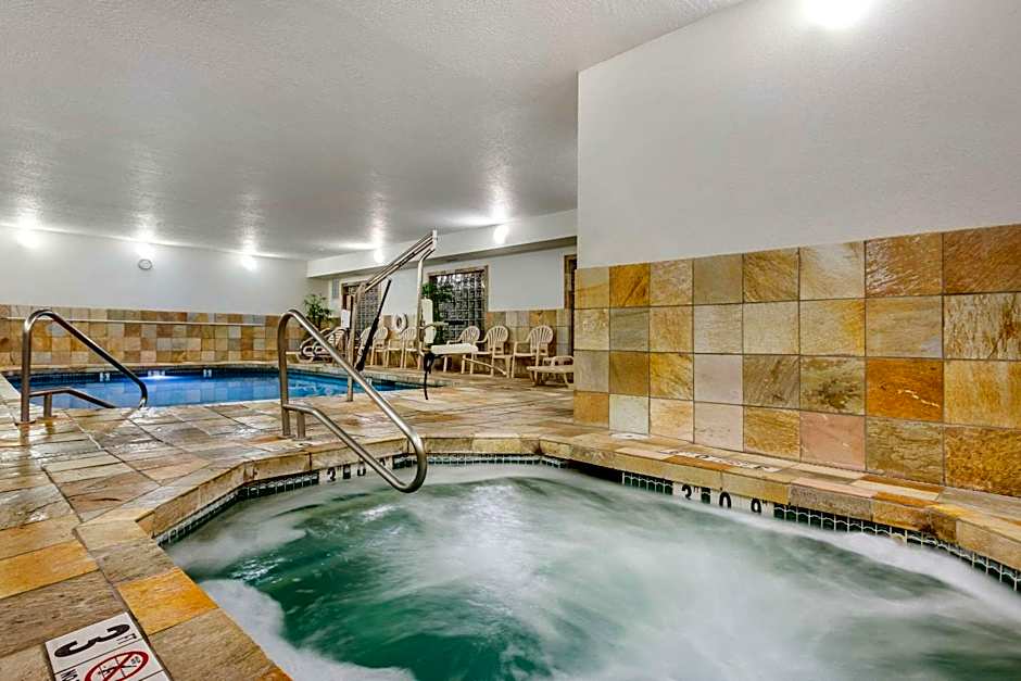 Clarion Pointe Medford