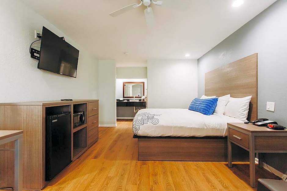 Scottish Inn & Suites - Kemah Boardwalk