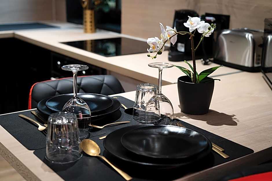 Capsule Secret - Jacuzzi - Netflix & Home cinéma - Jeux de couple - Barre de pole dance