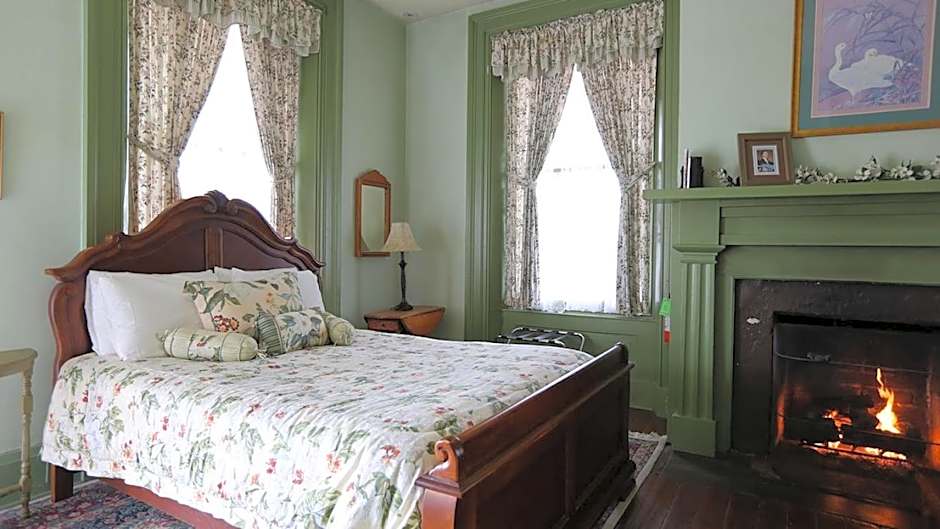 The Lafayette Inn & Restaurant