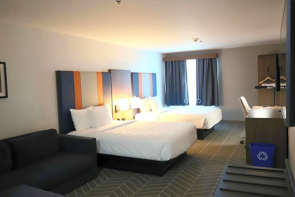 La Quinta Inn & Suites by Wyndham Auburn - University Area