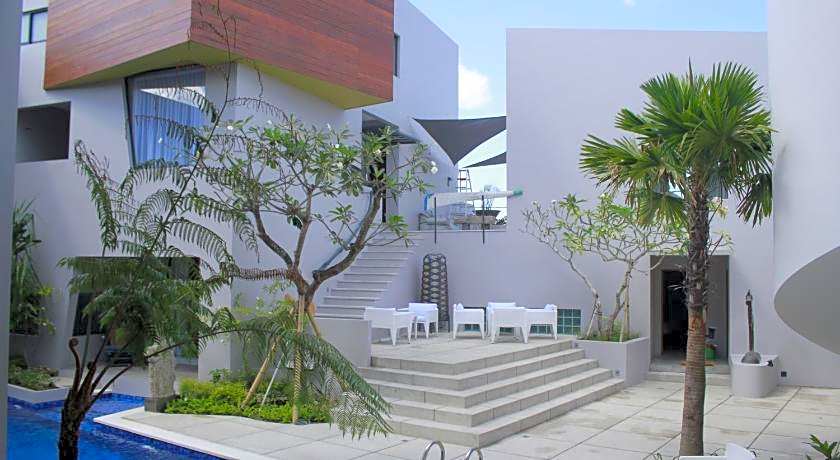 Scala – Bed and Beyond Hotel