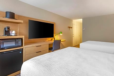 2 Queen Beds, Non-Smoking, Pets In Room Ok, High Speed Internet Access, Coffee Maker, Hairdryer, Iro