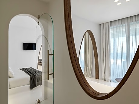 Honeymoon Suite