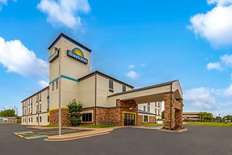 Days Inn by Wyndham Tulsa Central