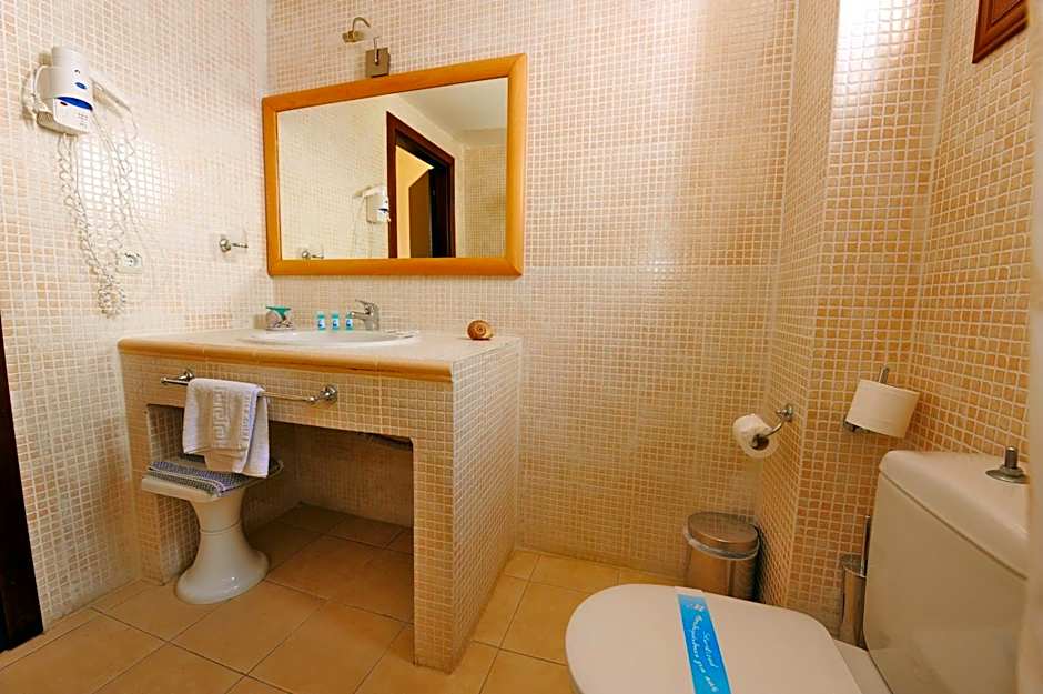 Maranton Beach Hotel