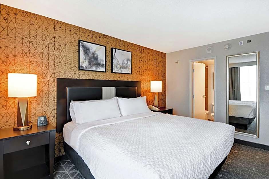 Embassy Suites by Hilton Minneapolis-Airport