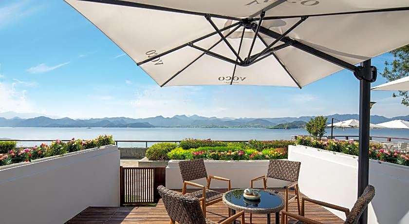 voco Thousand Island Lake By IHG