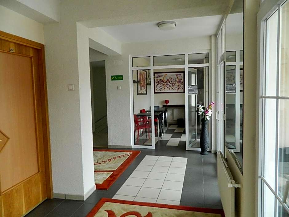 Hotel Tranzzit