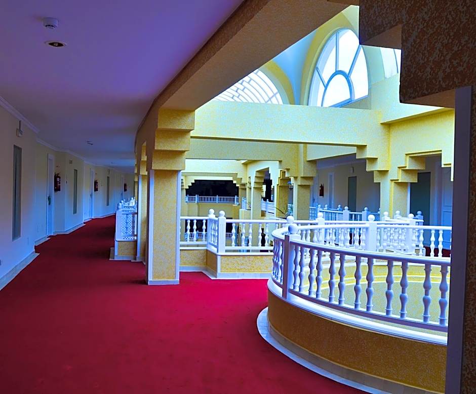 Royal Garden Palace - Families and Couples