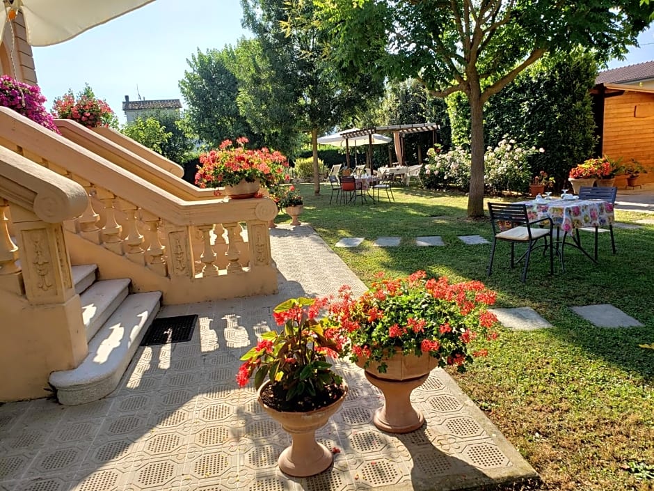 Marta Guest House