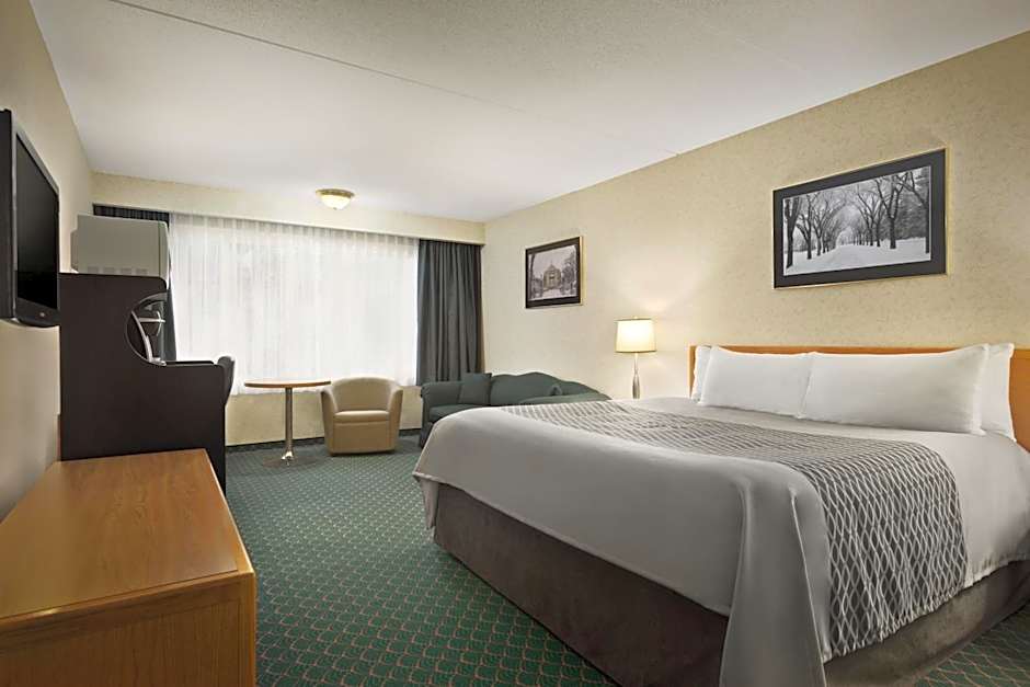 Travelodge by Wyndham Winnipeg East