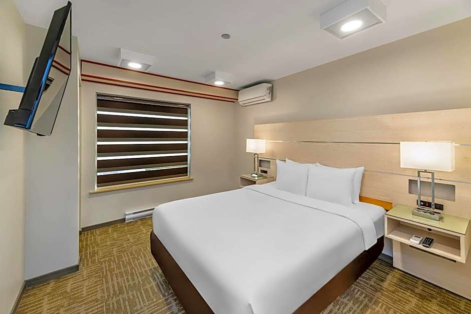 Quality Inn Sunshine Suites