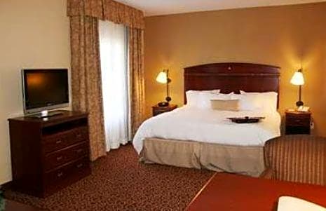 Hampton Inn and Suites Alexandria