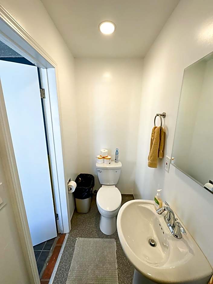 ITH Beach Bungalow Surf Hostel San Diego Adults Only