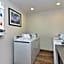 Best Western Plus Raffles Inn & Suites