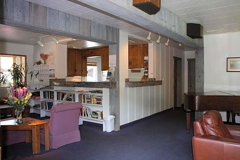 St Moritz Lodge and Condominiums