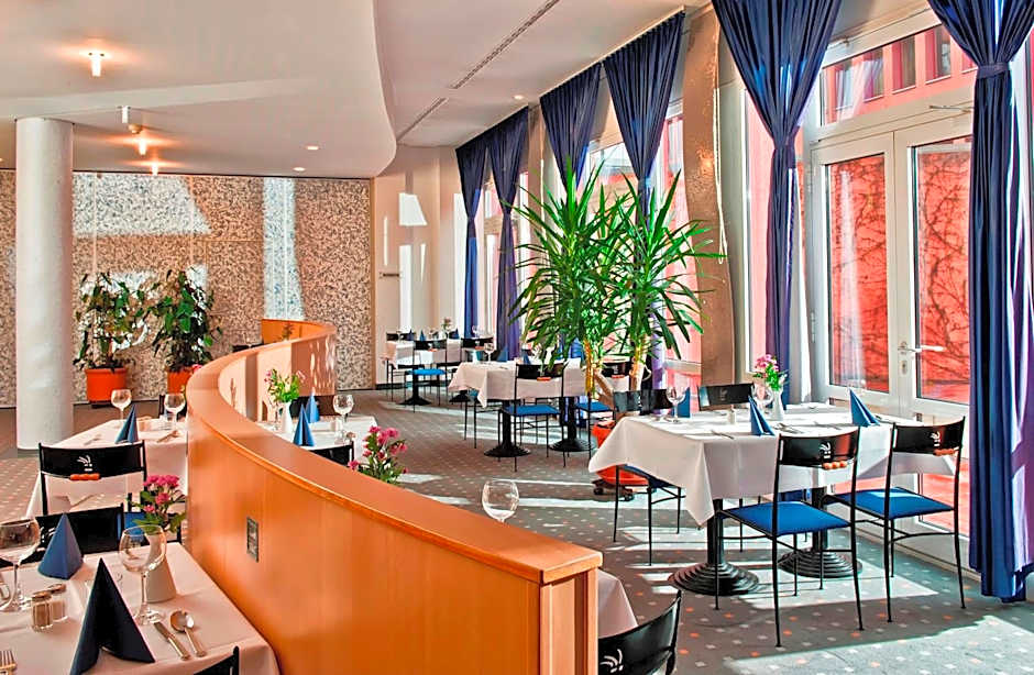 Tryp By Wyndham Halle