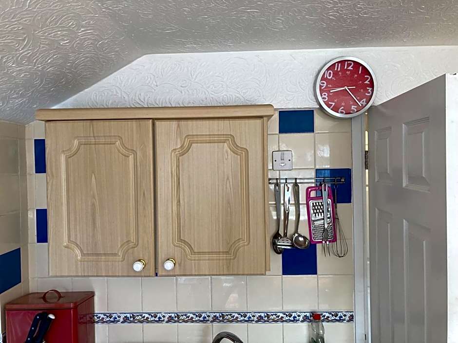 Harman Suites Self-Catering Apartments Free WIFI & Parking