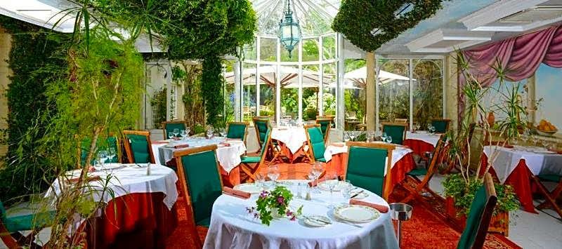 Logis Hotel de France et des Fuchsias