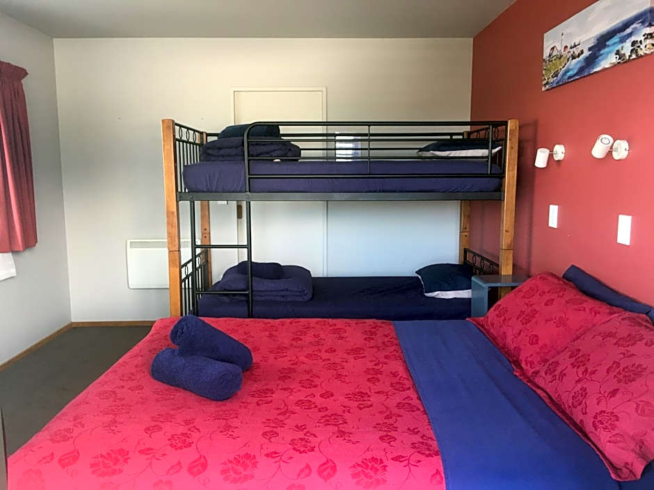 Dusky Lodge & Backpackers