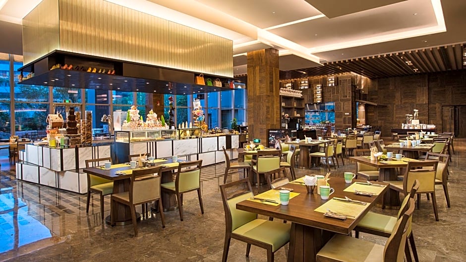 HUALUXE Xiamen Haicang Harbour View By IHG