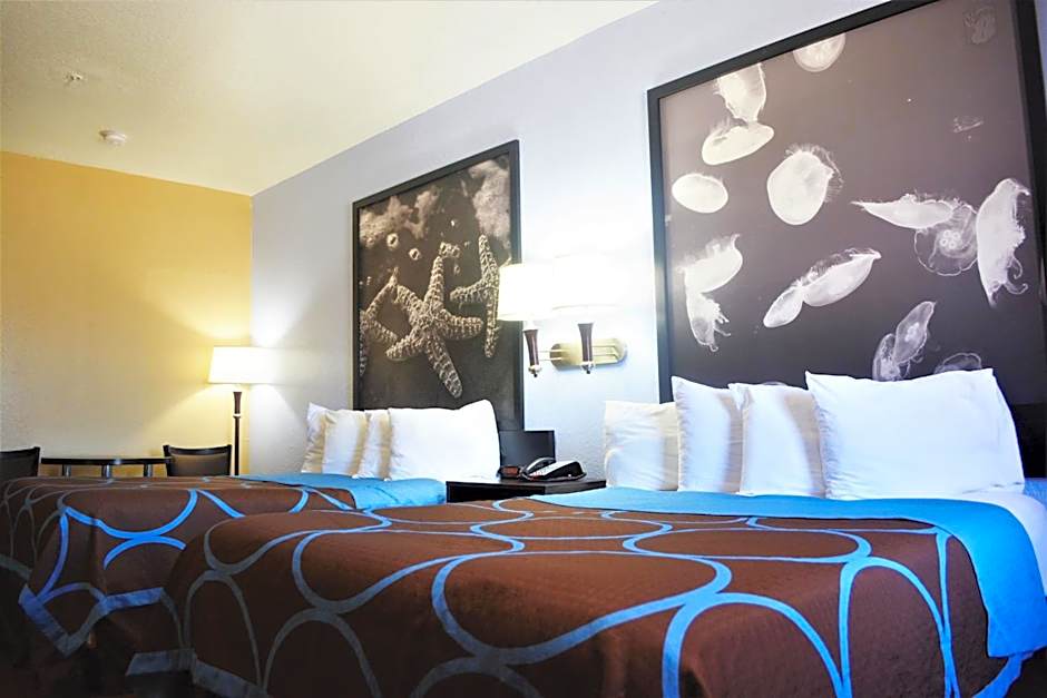 Super 8 by Wyndham Galveston