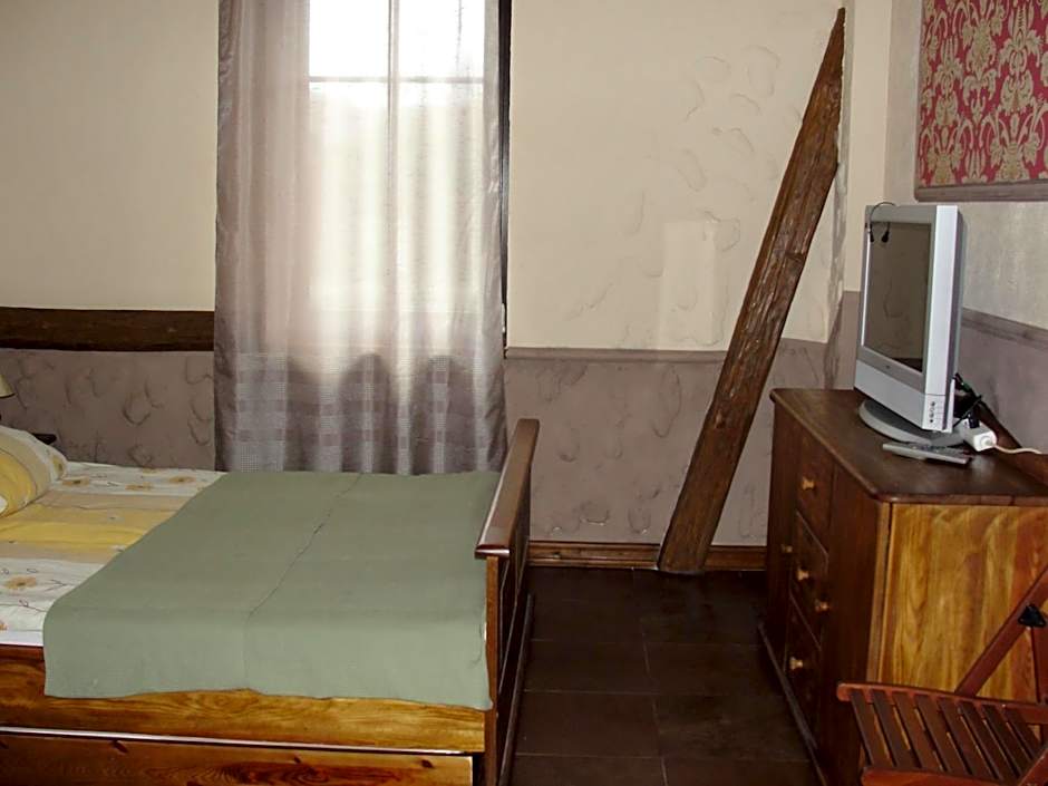 Pokoje i domki Saraceńska Chata