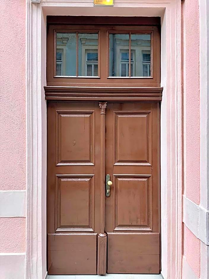 Rabbit's Loft - 2 Bedrooms, Theme Room, Free Parking