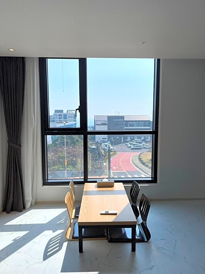 Jeju Pureun Hotel