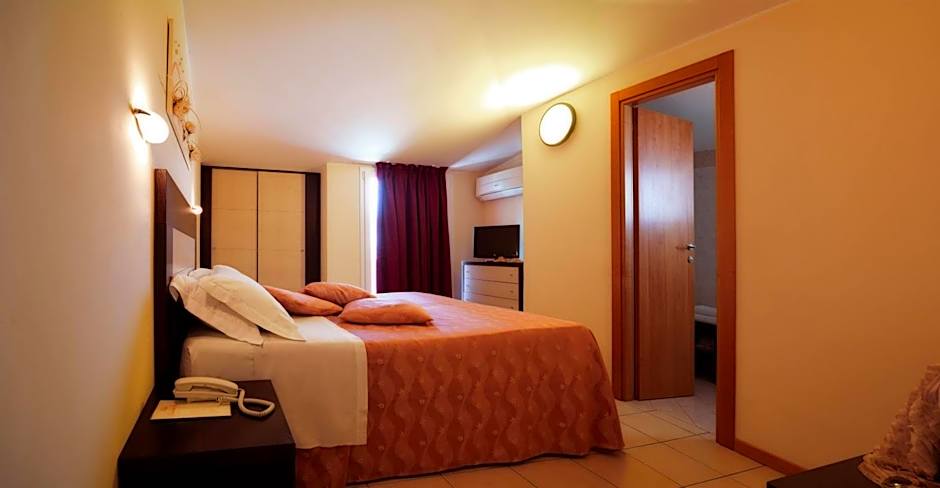 Hotel Ombretta Mare