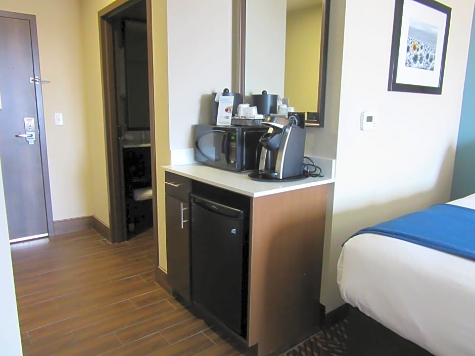 Holiday Inn Express Wichita South