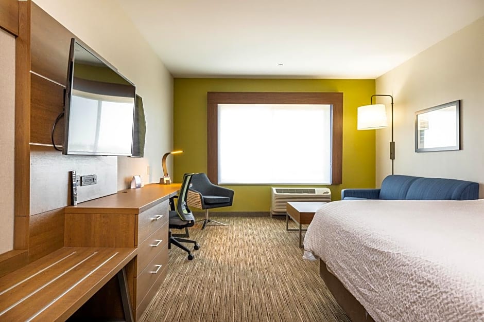 Holiday Inn Express & Suites - San Jose Silicon Valley, an IHG Hotel