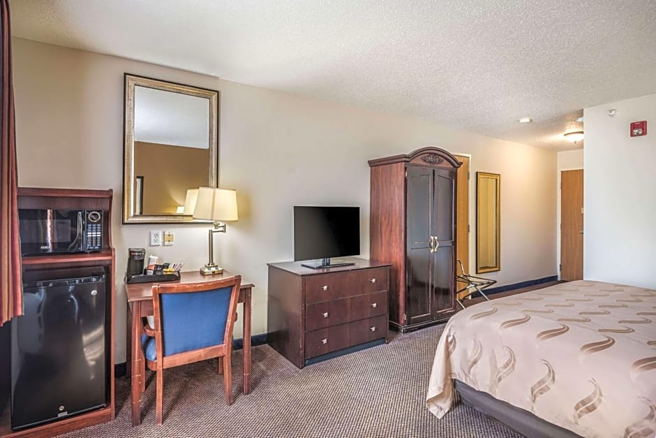 Quality Inn & Suites Eldridge Davenport North