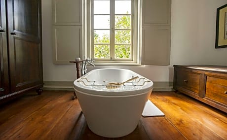 Garden Bedroom - King Bed