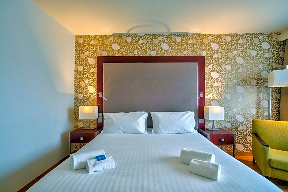 Clarion Paris CDG Airport