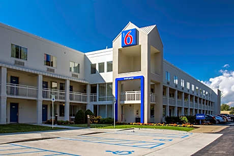 Motel 6 Buffalo Airport