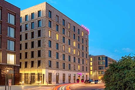 Moxy by Marriott London Excel