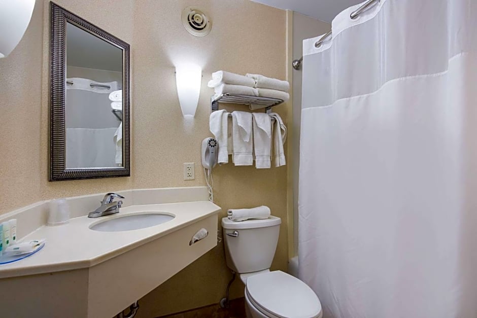 Quality Inn Oneonta Cooperstown Area