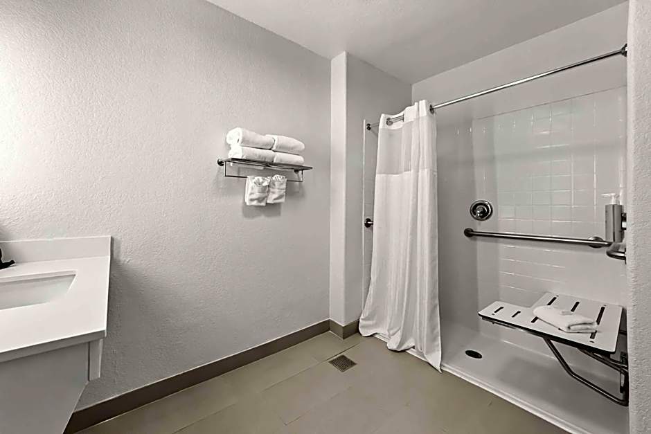 Spark by Hilton Selma
