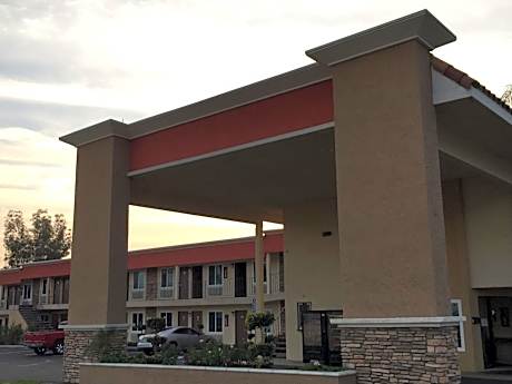 Ontario Inn & Suites