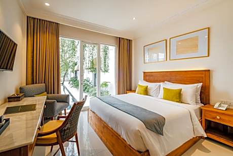 Superior Double or Twin Room with Pool View