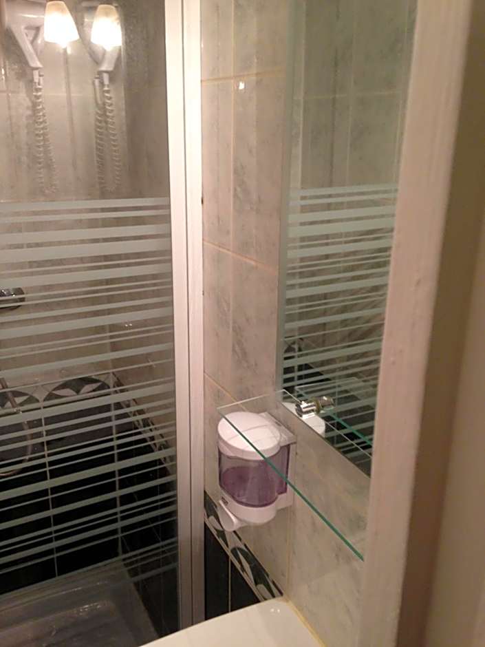 Hotel Montana Paris Lafayette