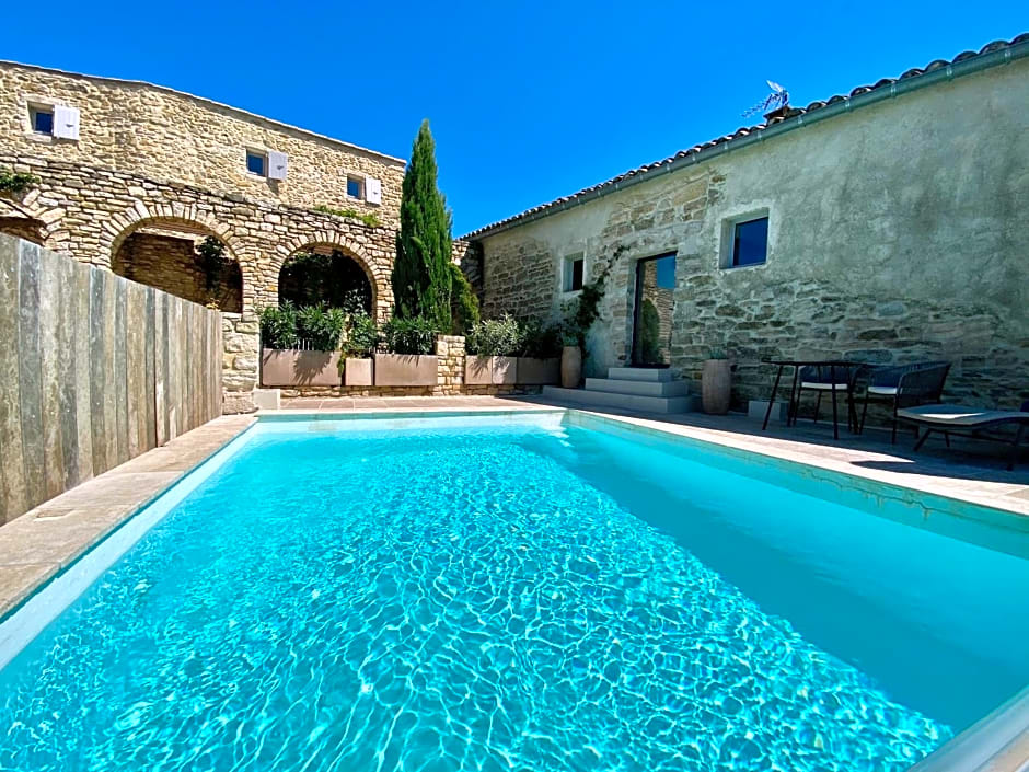 La Maison des Vendangeurs - TABLE D'HÔTES - Jacuzzi - Balnéo SPA - ACCES Piscine pour chambre Grafitti et chambre La Tour