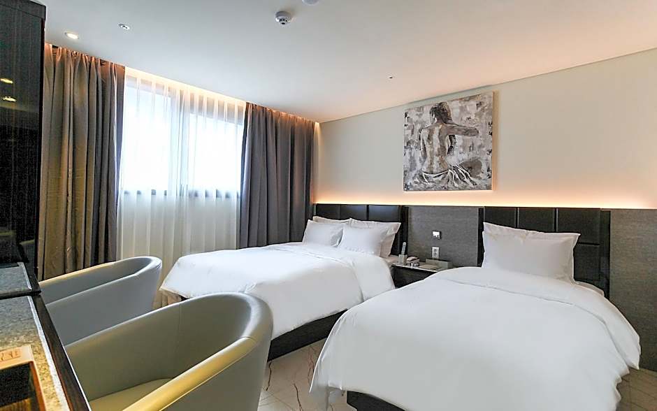 Guri Galmae Indi Present Hotel