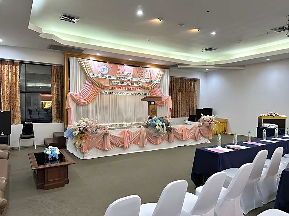 Grand Phranakhon Hotel