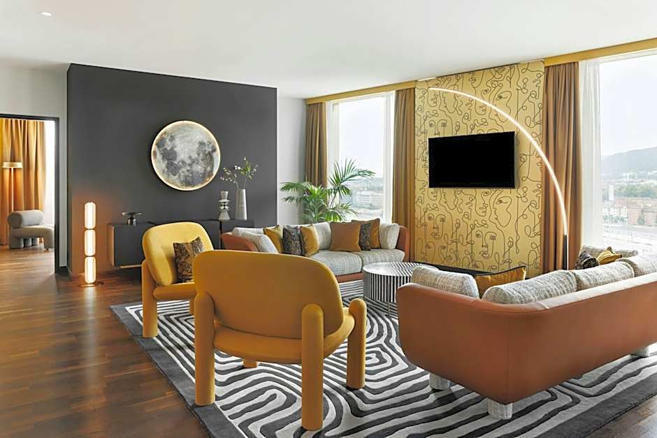 Renaissance by Marriott Zurich Tower Hotel